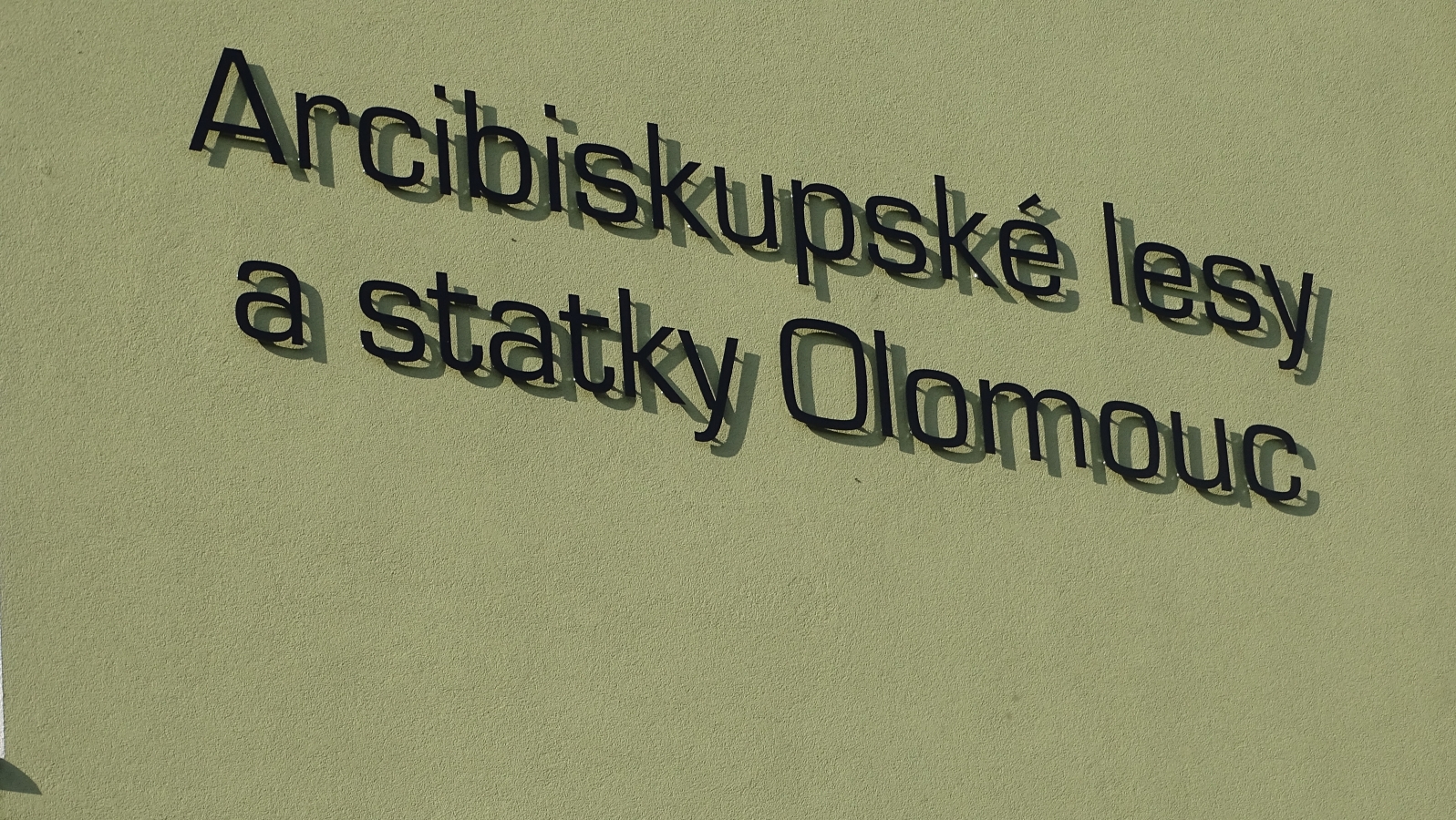 Po stopách zvěře, Arcibiskupské lesy a statky Olomouc